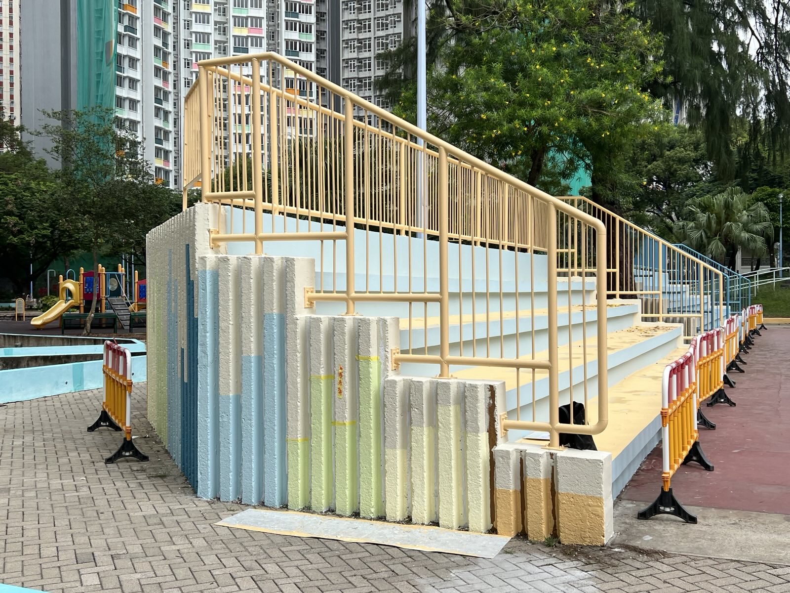 觀塘啟業邨